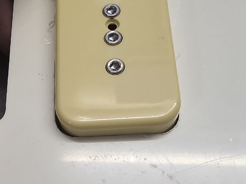Gibson Size P90 in Epiphone Route, showing the difference in Radius corners