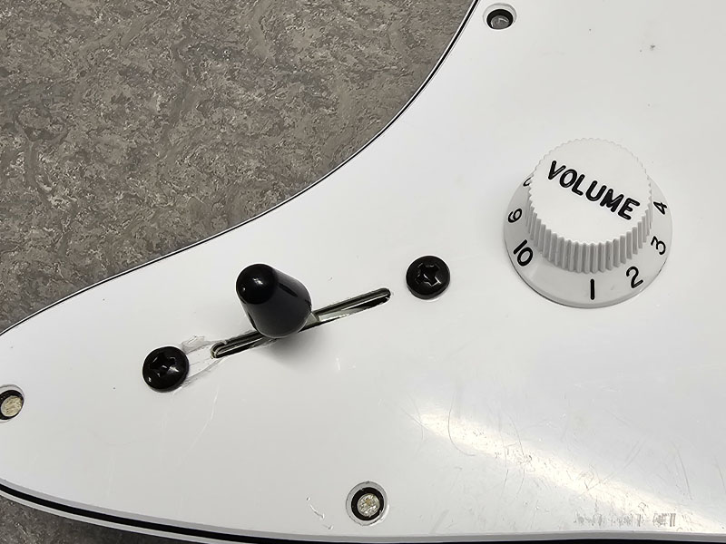 Lever Switch in place of Middle Tone pot on Stratocaster